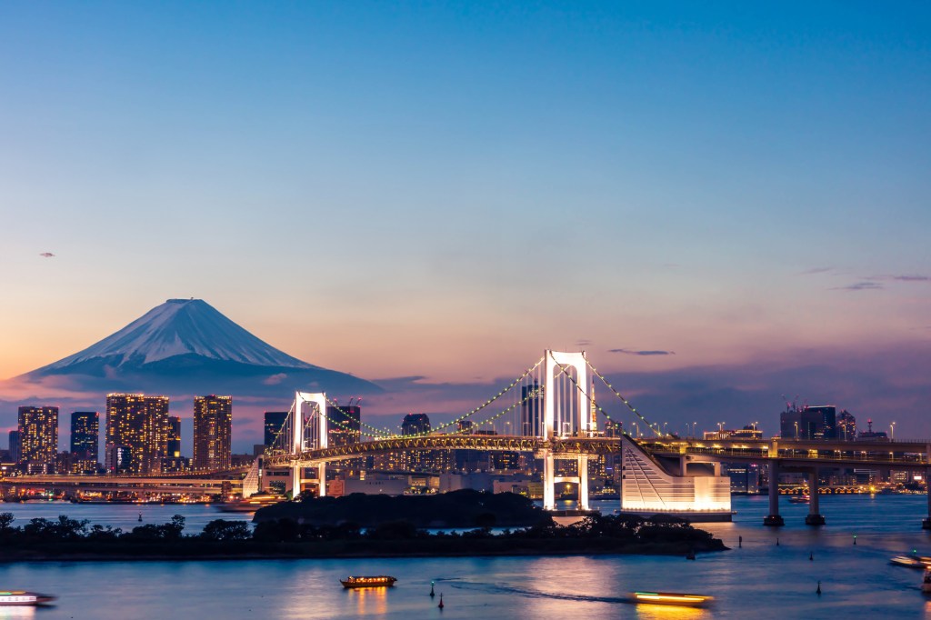 Japan’s Response to Its Driver Shortage is a 310-Mile ‘Conveyor Belt’ Road
